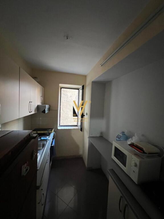 VENDESI APPARTAMENTO 3+1 IN VIA FORTUZI 25.000.000 LEK