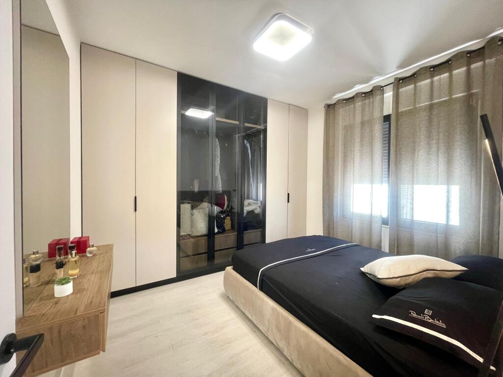 Appartamento + Parcheggio - In Affitto - Kodra e Diellit