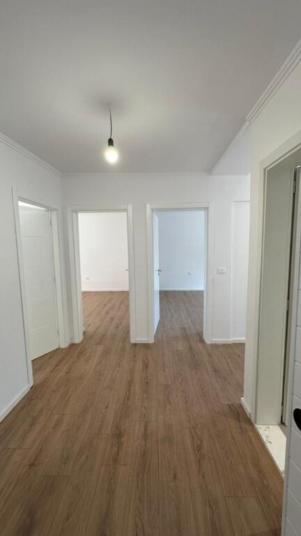 🏢Ne zonen e Varrit Bamit,Rruga Zihni Sako,prane Kopshtit Nr.20 shitet apartament  2+1, 118,000€uro