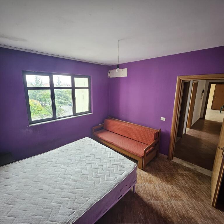 For sale 2+1 in Kthesa e Kamzës Malaiziani.