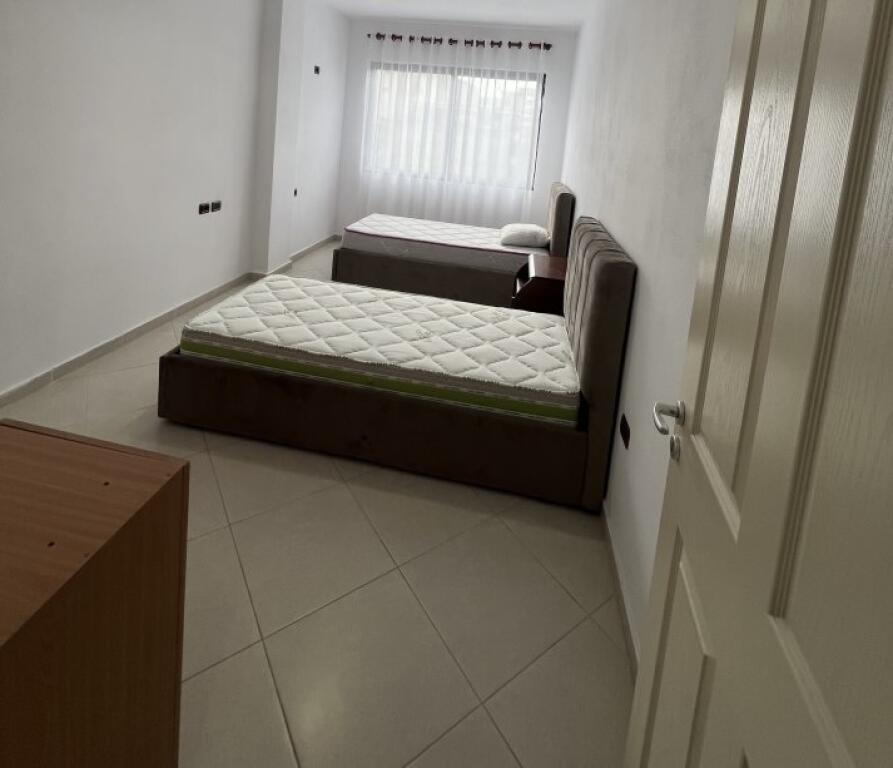 Jepet apartmanet 2+1+2 me qera ne Astir , re loni ligori