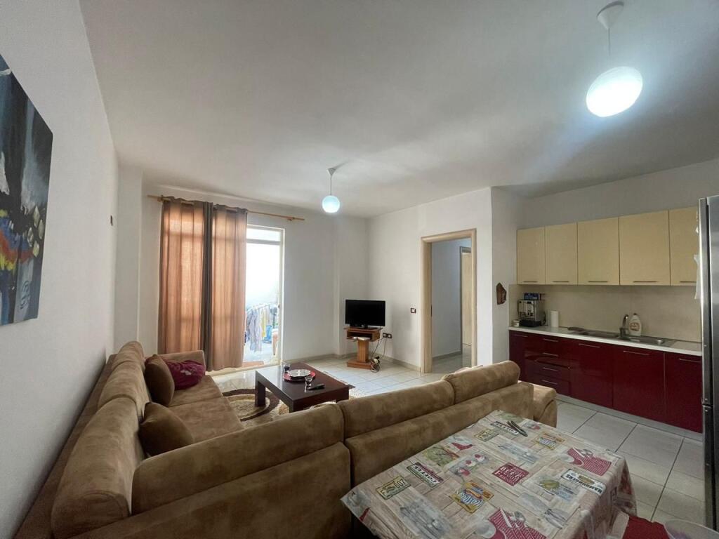 Apartamen 1+1 me qira ne Astir