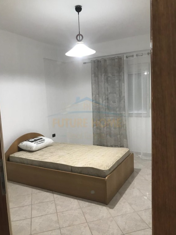 Affitto, Appartamento 2+1, Quartiere 18, Korçë (KO52259)