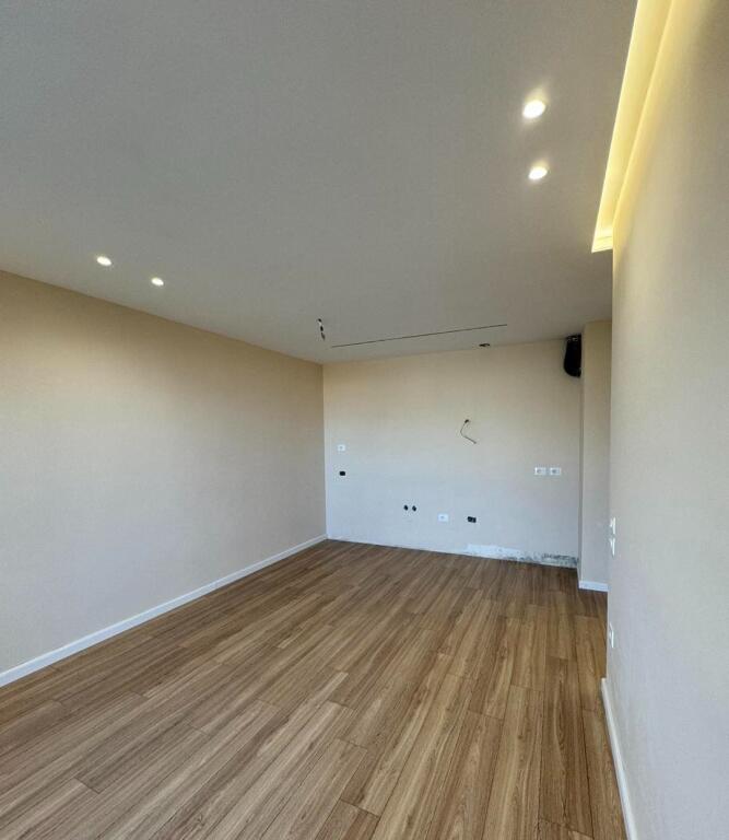 Shitet apartment 2+1 tek Tirana Golden Park , perballe Amerikan 3