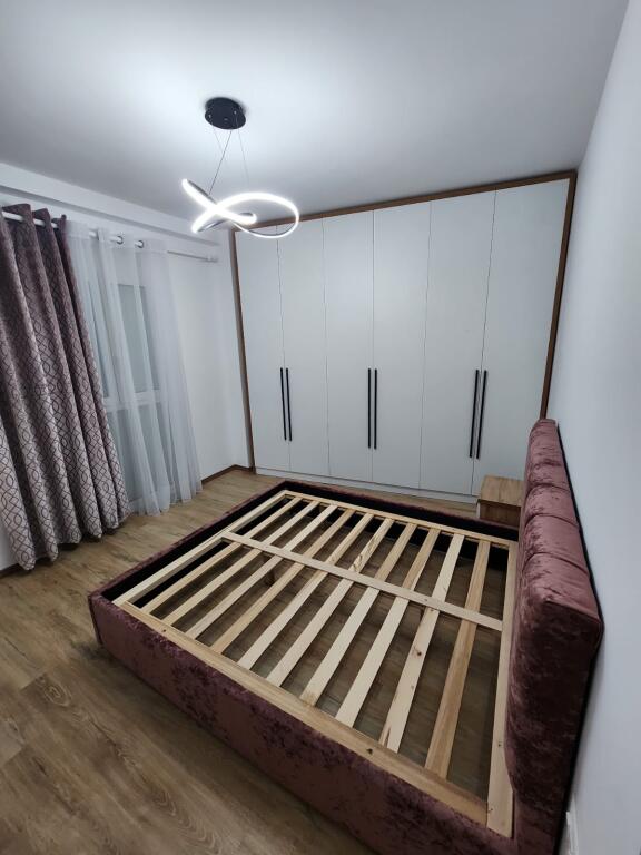 Jepet Apartament 2+1+2 me Qera Tek Stadiumi Air Albania