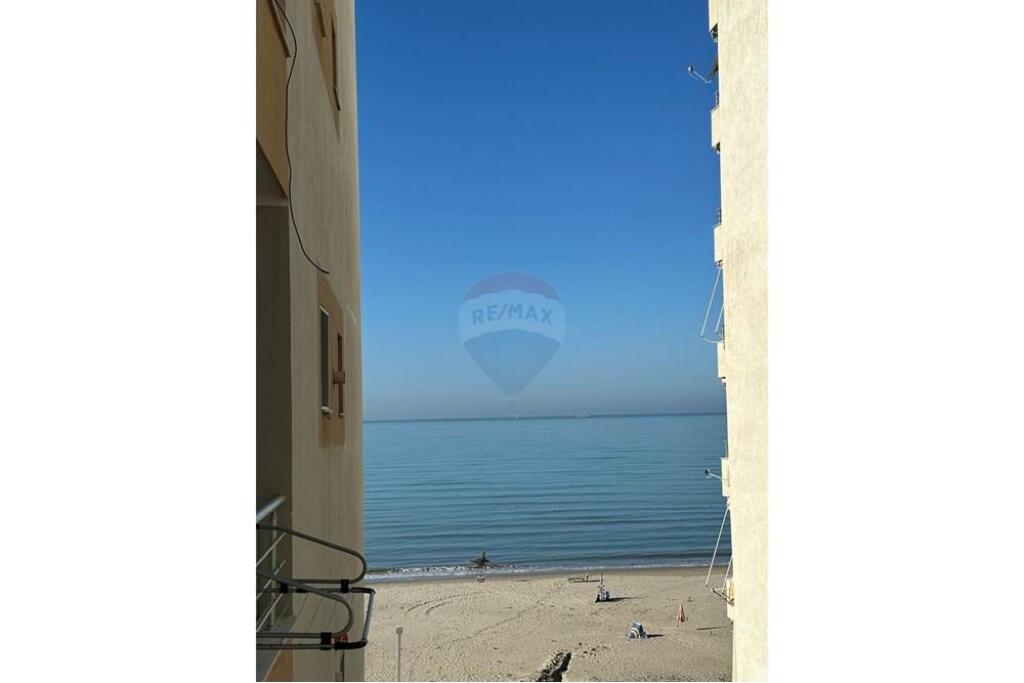 Shitet apartament 1+1+ garazhd.