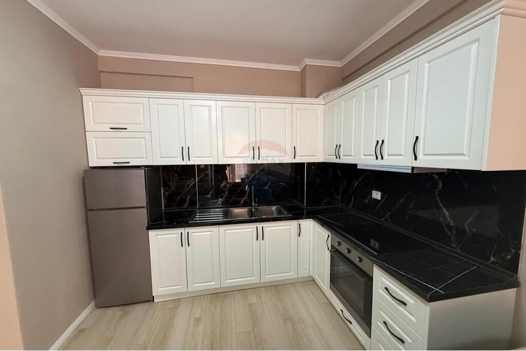 Apartment 1+1 for rent in Green City, Astir.