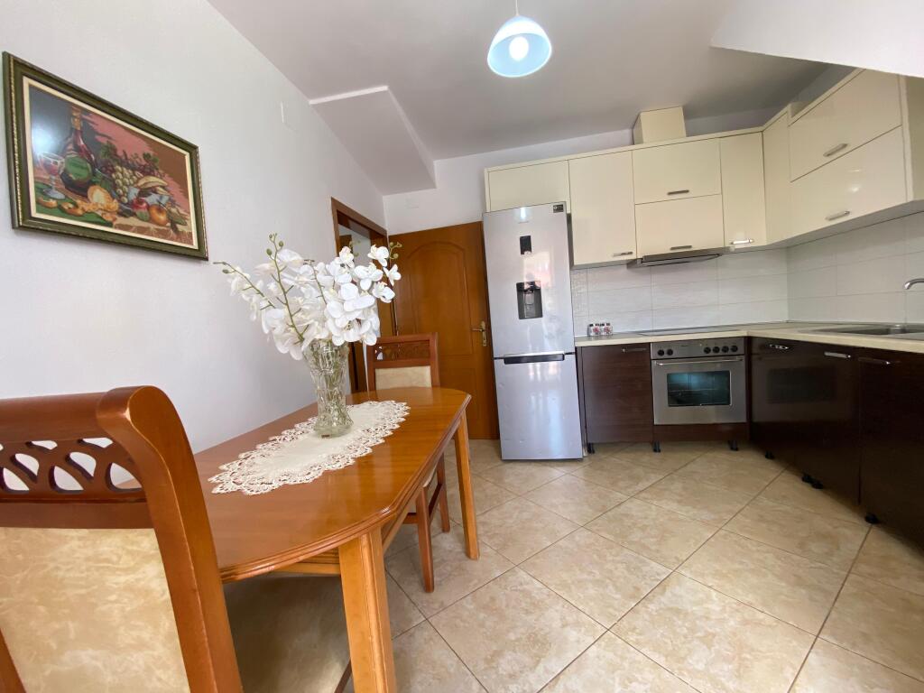 Affittasi – Appartamento 3+1+Posto auto in villa