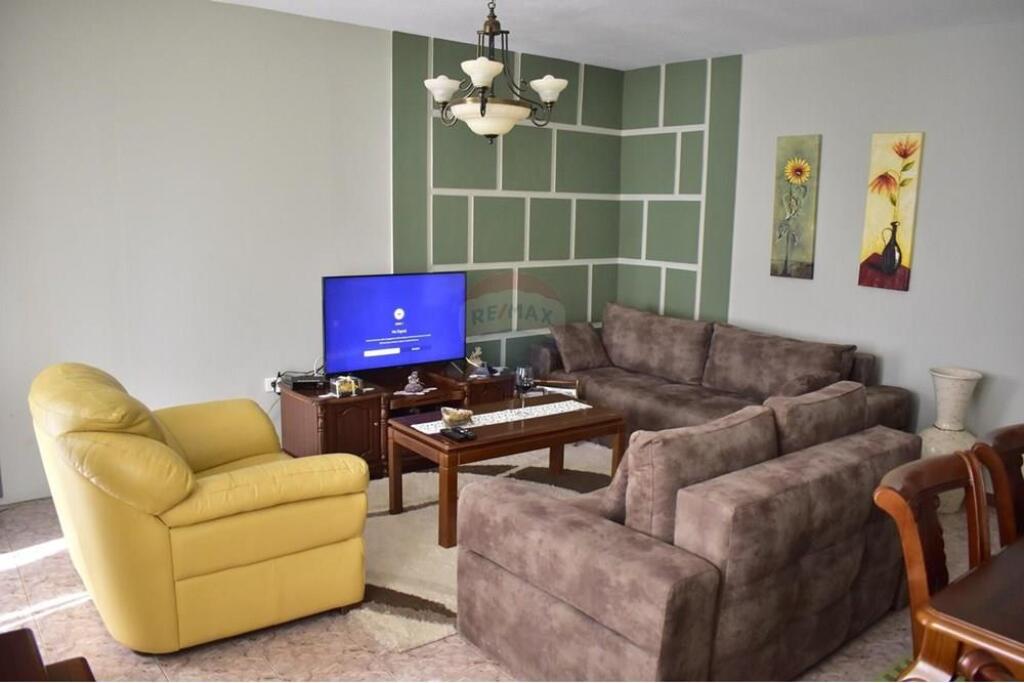 Apartment - For Rent - 9 Floors, Tirana
