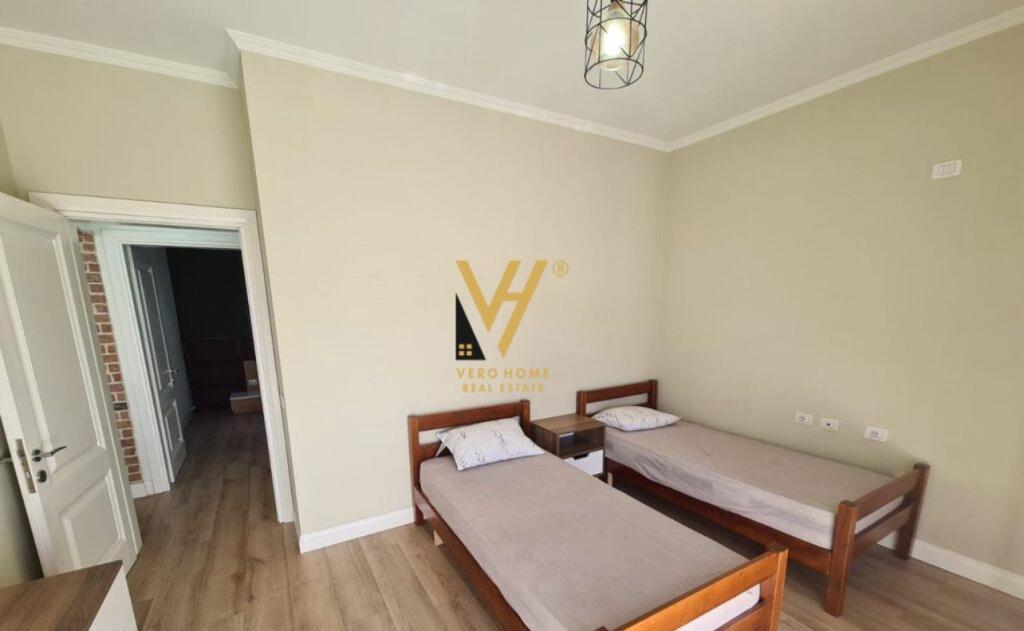 2+1 apartment for rent in Kodra e Diellit 1 for 80,000 Lek.