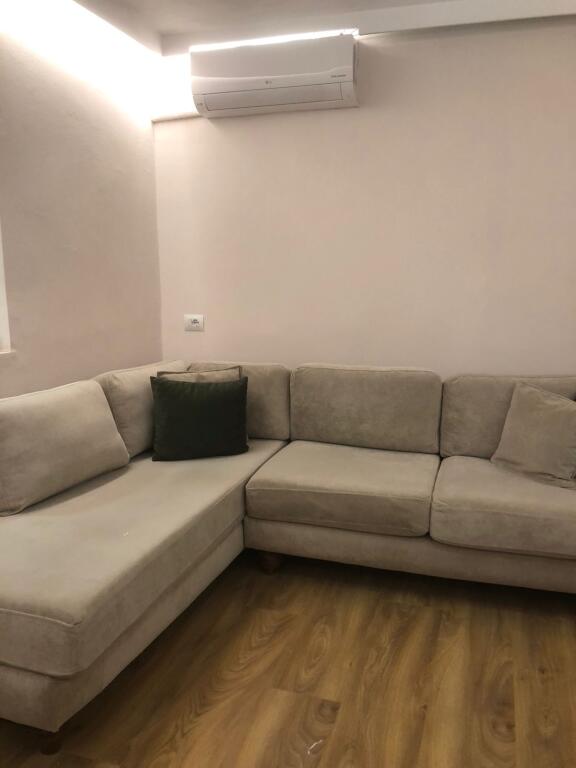 Affittasi appartamento 1+1 in Via Mine Peza