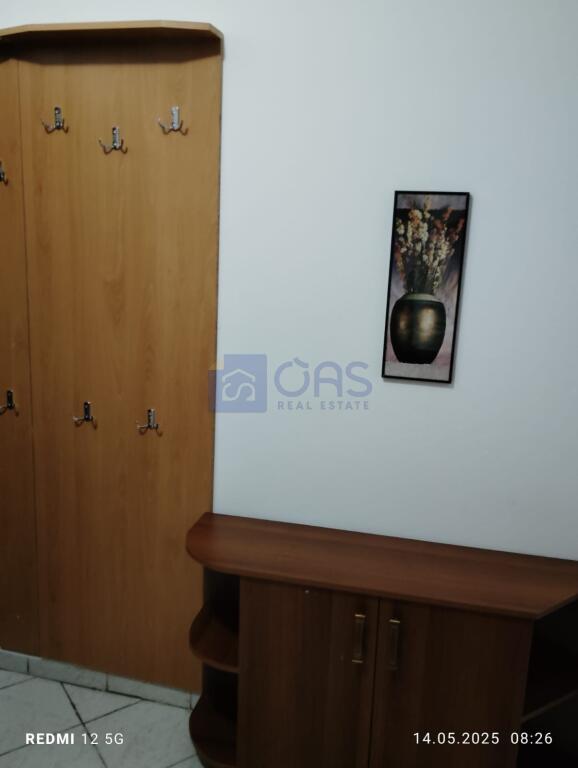 A 2+1 apartment is available in Brryl.