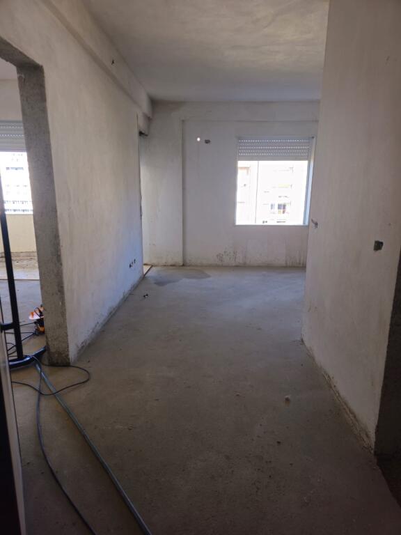 Vendesi appartamento 1+1 Shkembi Kavajes 55000€