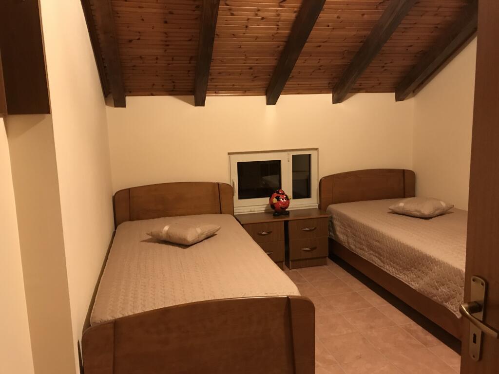 A 3+1 apartment is for rent in Xhamllik.