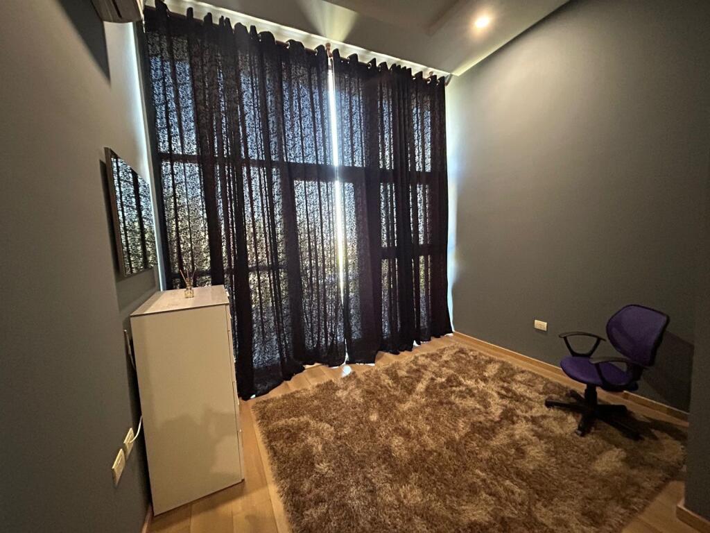 1+1, Peti Road, Dry Lake, price 650.