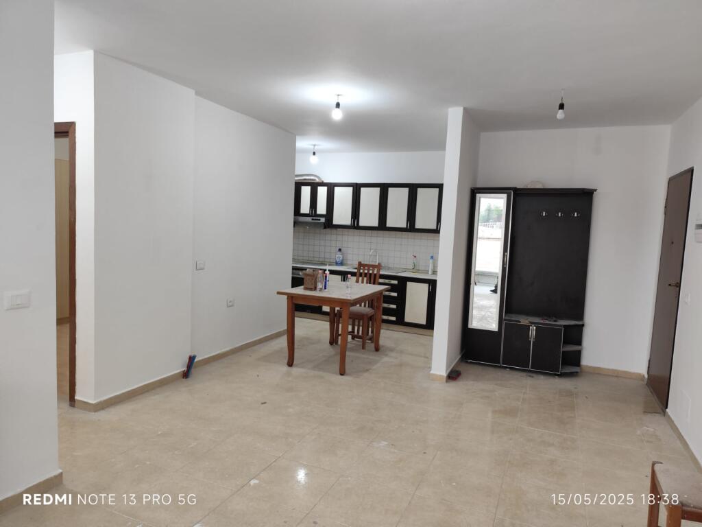 2+1 apartment for rent at Fusha e Aviacionit