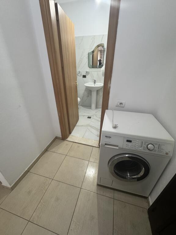 1+1 apartment for rent, 80 m2 at Vila Goldi on Rr. E Dibres.