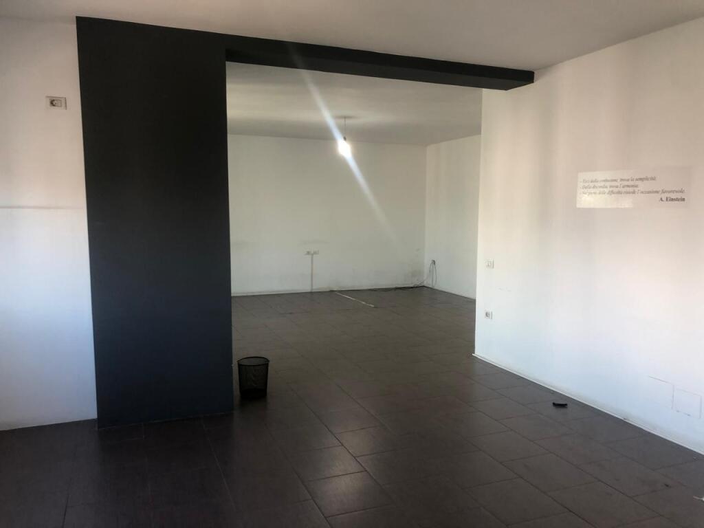 Ufficio in affitto presso Zogu i Zi