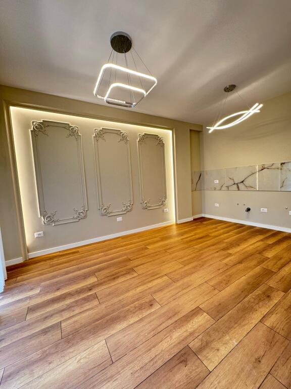 Vendesi Super Appartamento 1+1+Bllk 130.000€ 📍Via di Kavaja