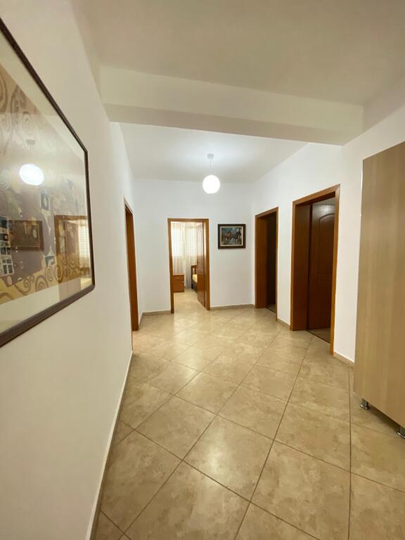Affittasi – Appartamento 3+1+Posto auto in villa