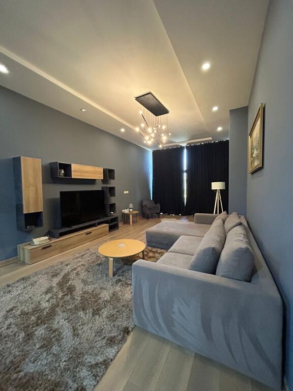 1+1, Peti Road, Dry Lake, price 650.
