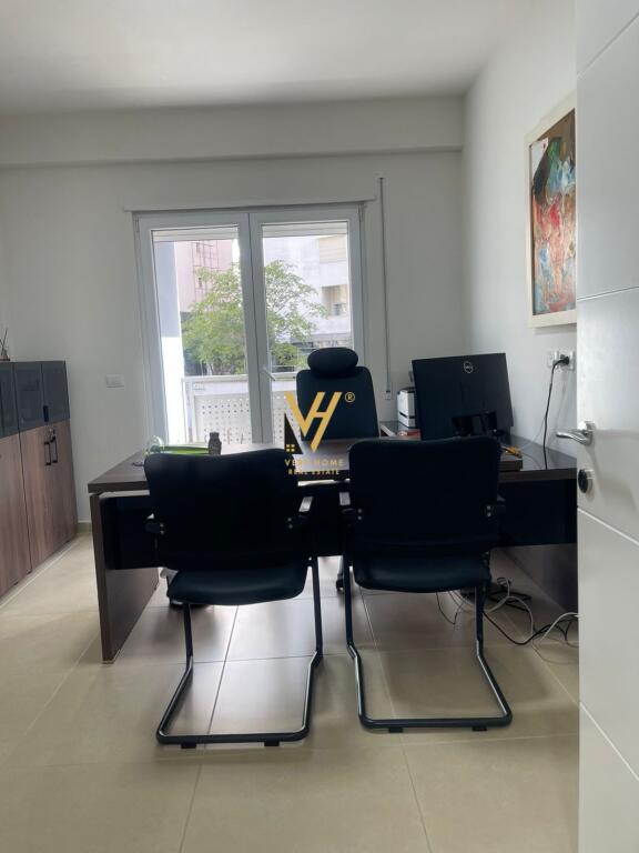 OFFICE FOR RENT 100 M2 ON KOSOVAREVE STREET 950 EURO
