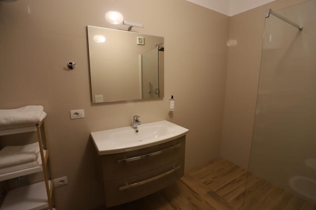 Apartament 1+1 me qira tek 21 dhjetori