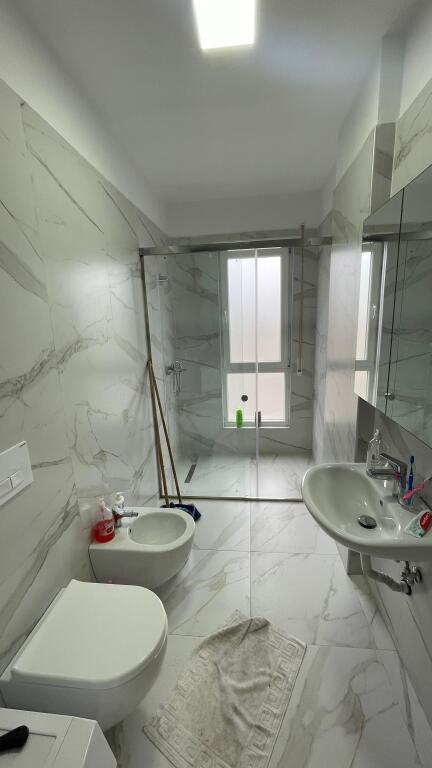 Qera, Apartament 2+1, 5 Maj , 600 euro/muaj