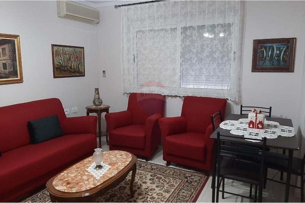Urban Life: 2-Bedroom Apartment in the Block