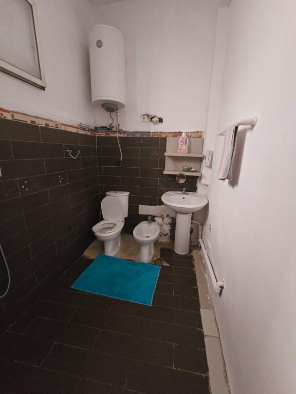 THE FIRST FLOOR OF A PRIVATE VILLA IN KENETE DURRES IS FOR RENT.