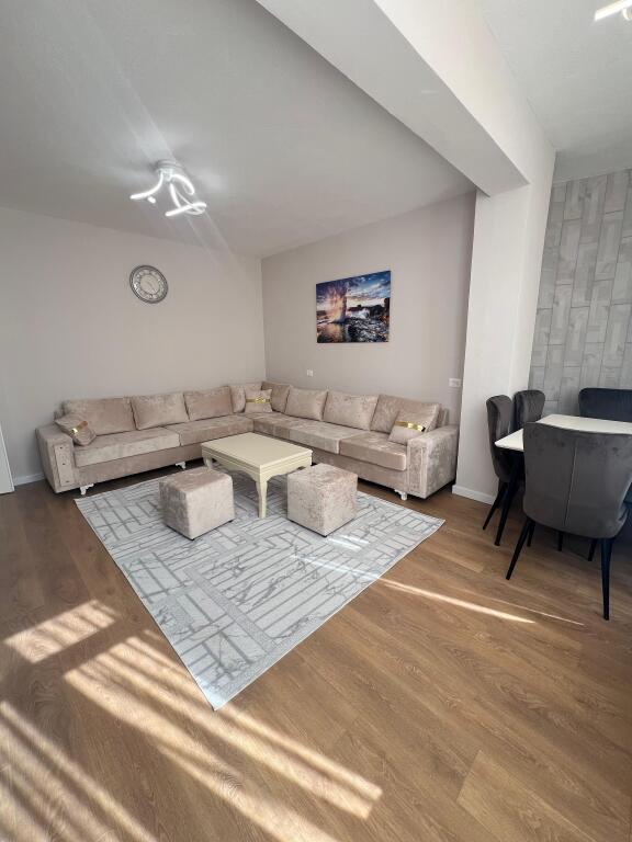 Vendesi Appartamento 2+1+2+balcone 175.000€ 📌Via di Dibra, a lato della strada, BKT, QSUT