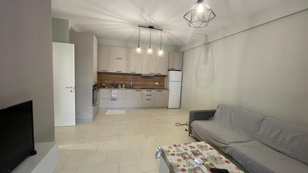 Qera, Apartament 2+1, 5 Maj , 600 euro/muaj