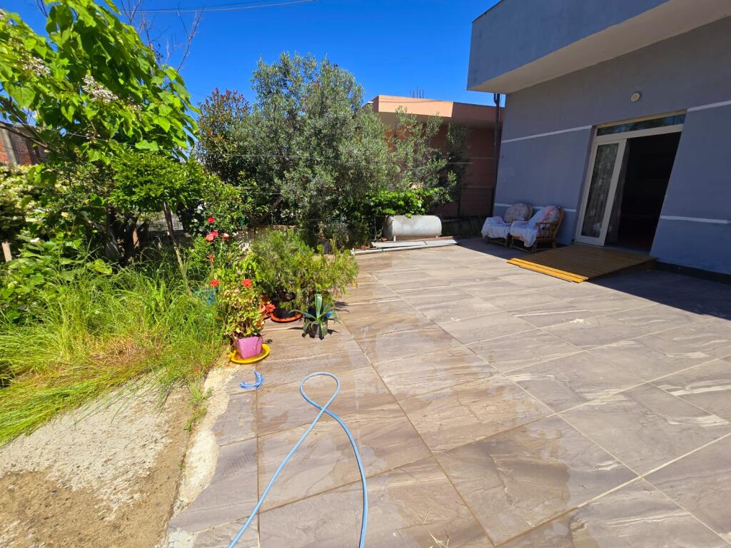 THE FIRST FLOOR OF A PRIVATE VILLA IN KENETE DURRES IS FOR RENT.