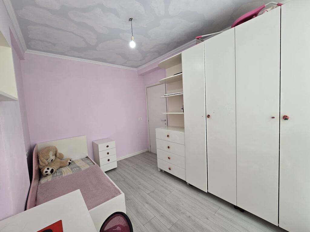 Vendesi appartamento 2+1 con veranda nel complesso Alba.