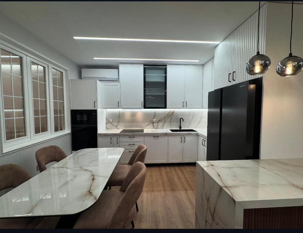Apartament 2+1 me qira te SELVIA 900 €
