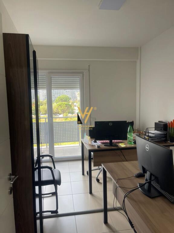 OFFICE FOR RENT 100 M2 ON KOSOVAREVE STREET 950 EURO