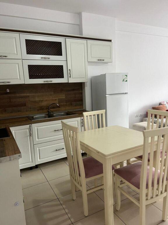 Apartament 2+1 me qira ne Astir