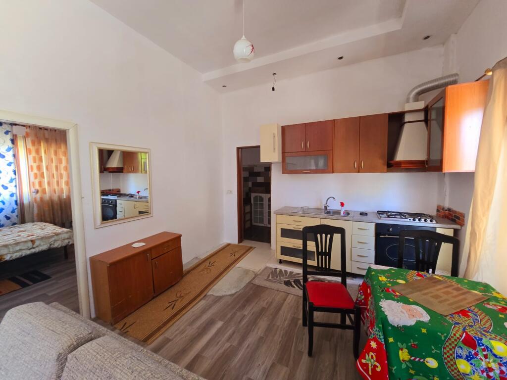 THE FIRST FLOOR OF A PRIVATE VILLA IN KENETE DURRES IS FOR RENT.