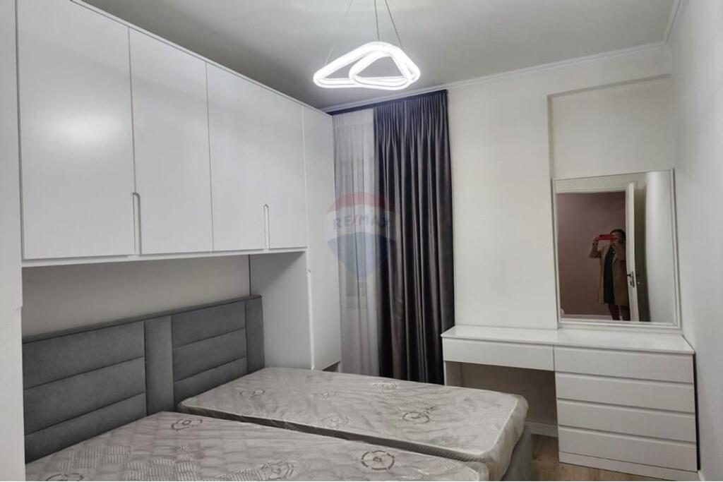 A 2+1 apartment is for rent, Botanical Garden.