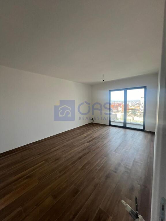 Apartment 3+1+2 for rent near Pharmacy 10 (Arlis Complex) 800 euros.