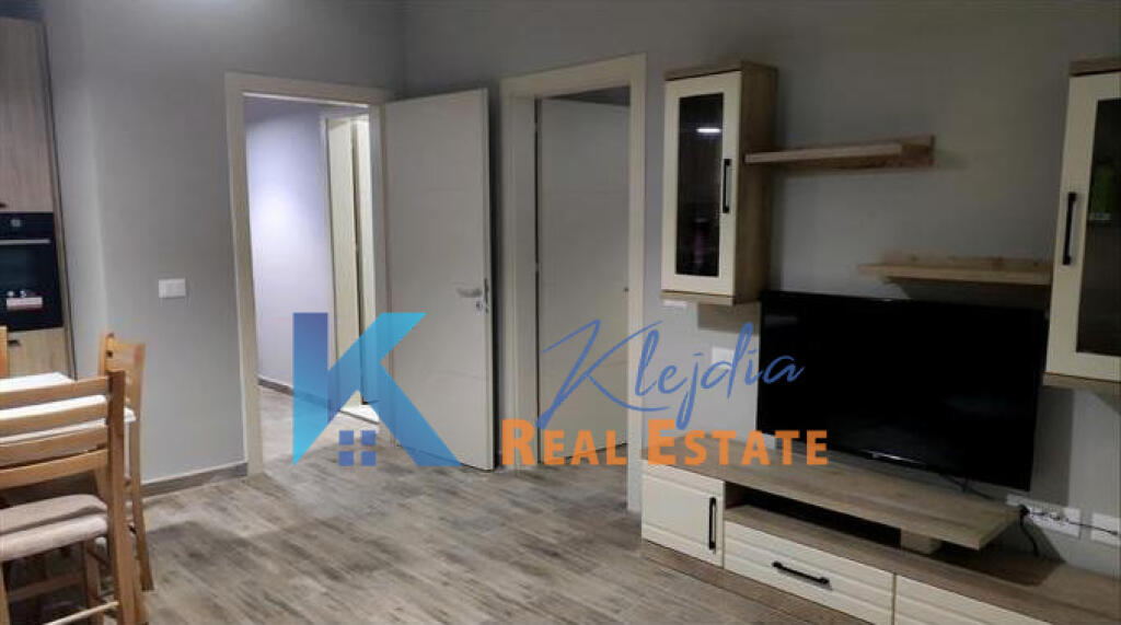 1+1 Apartment with Parking for rent at Fusha e Aviacionit