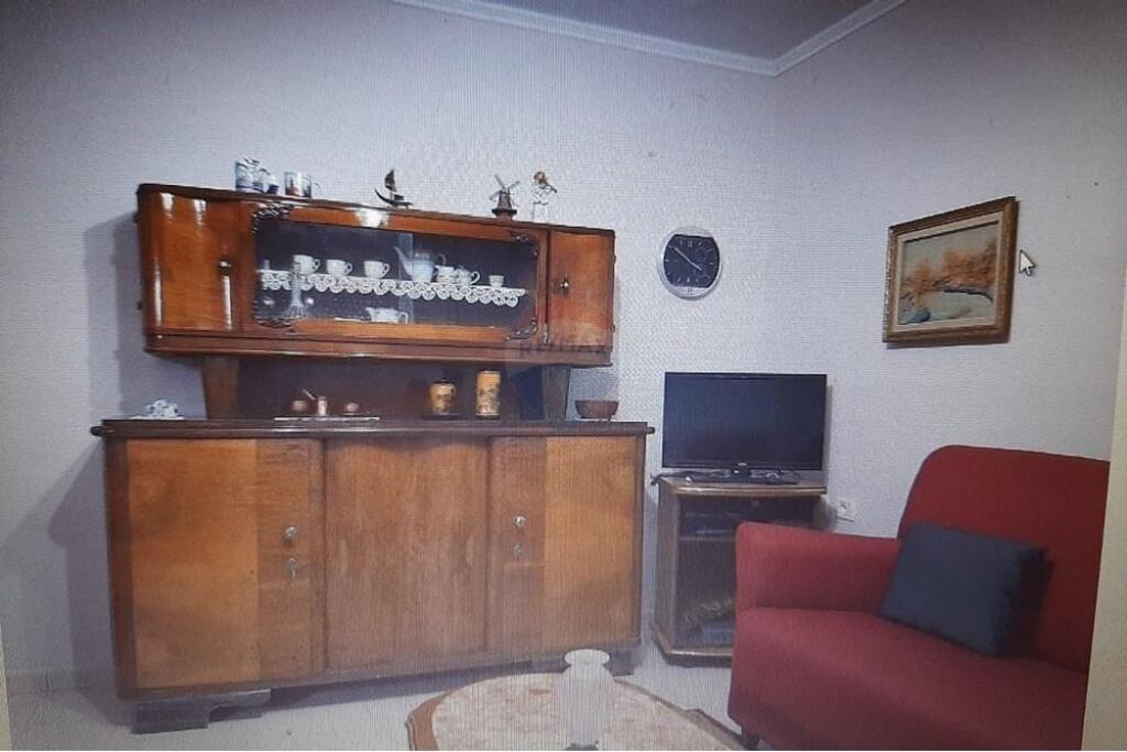 Urban Life: 2-Bedroom Apartment in the Block