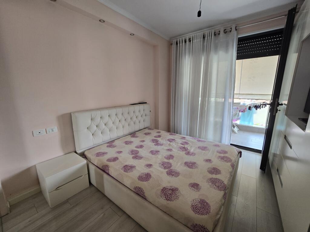 Vendesi appartamento 2+1 con veranda nel complesso Alba.