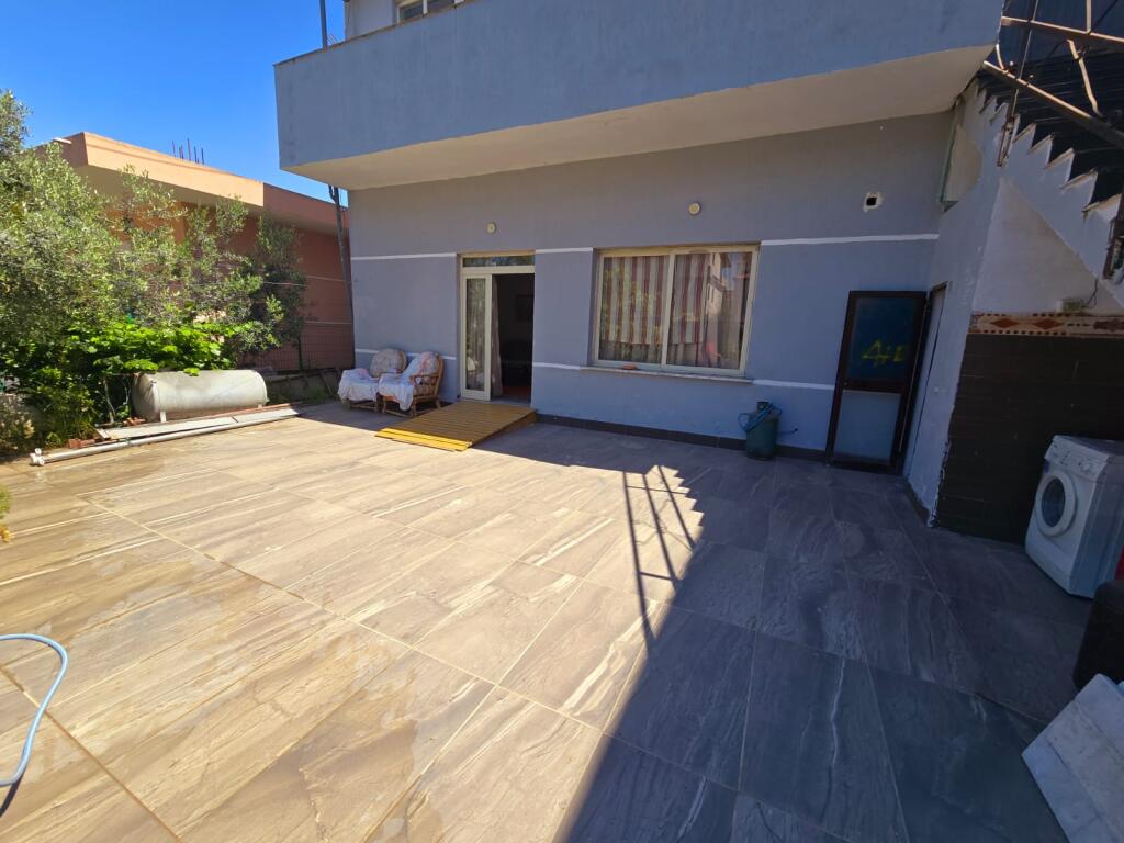 THE FIRST FLOOR OF A PRIVATE VILLA IN KENETE DURRES IS FOR RENT.