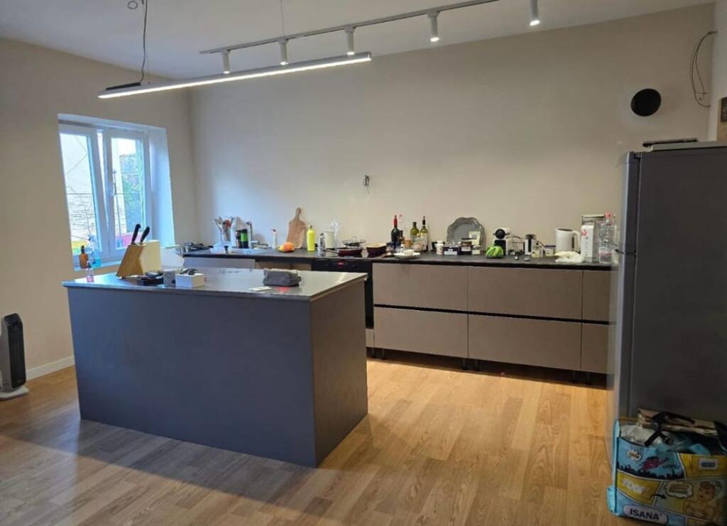 2+1 apartment for sale in the area of Durres Street, near Qemal Stafa Gymnasium.