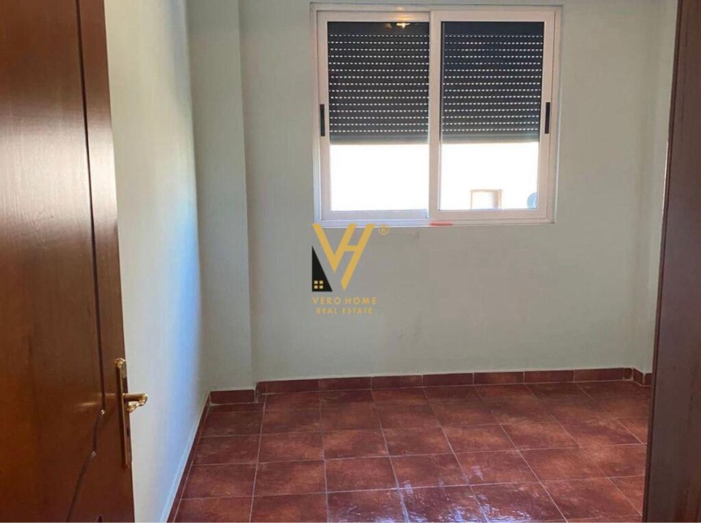 2+1 apartment for rent in Komuna e Parisit for 500 euros.