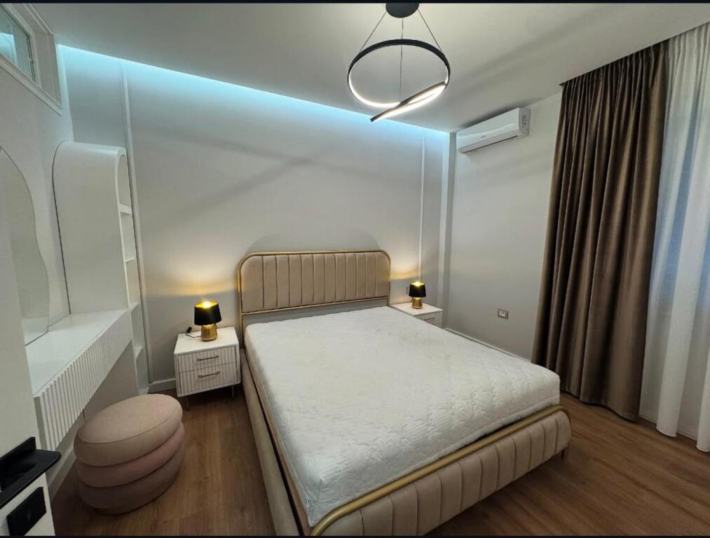 Apartament 2+1 me qira te SELVIA 900 €