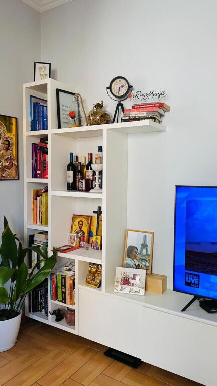 Apartament 2+1 per qera, Rruga e Kavajes | Kristi Hysi