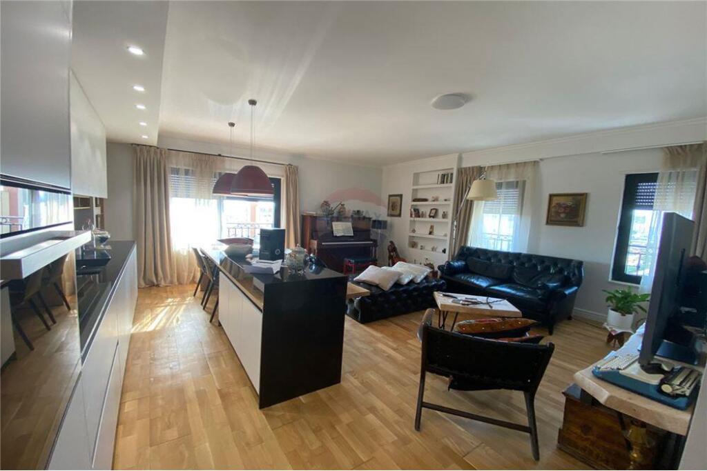 Apartment 2+1+2+ parking in the center!