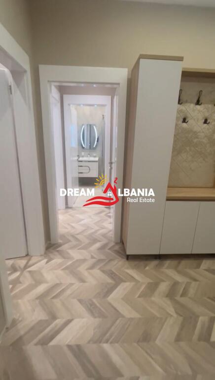 A 2+1+2 apartment is for rent in the Center, near Lincoln Center (ID 42215170).